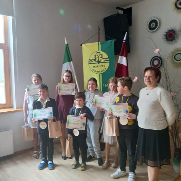 Radošo darbu konkurss "Krāsainie stāsti"