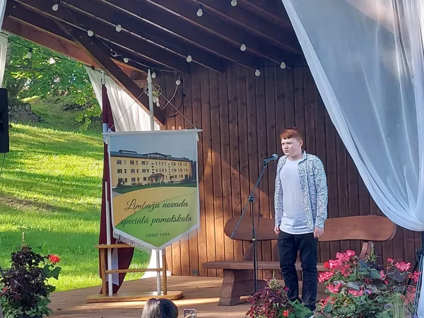 Zinību diena