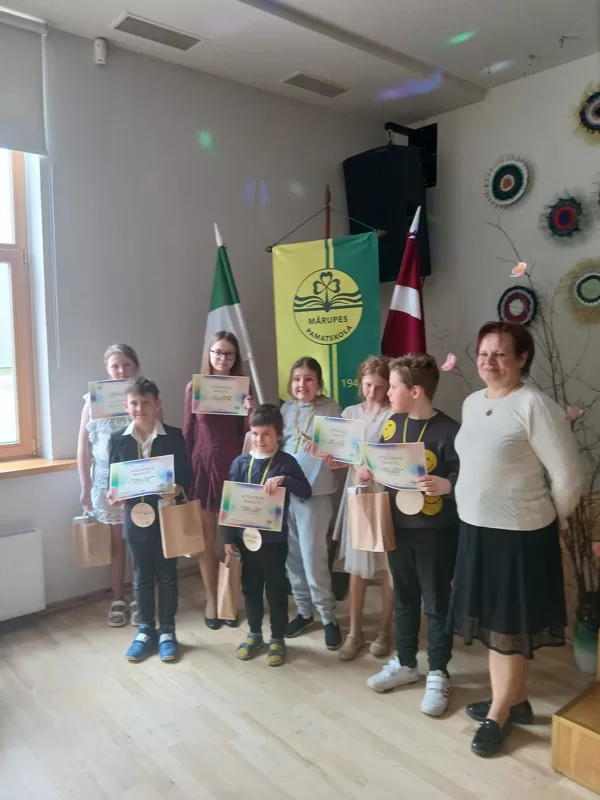 Radošo darbu konkurss "Krāsainie stāsti"
